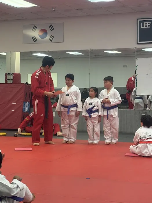 Lee's White Tiger Picture 5