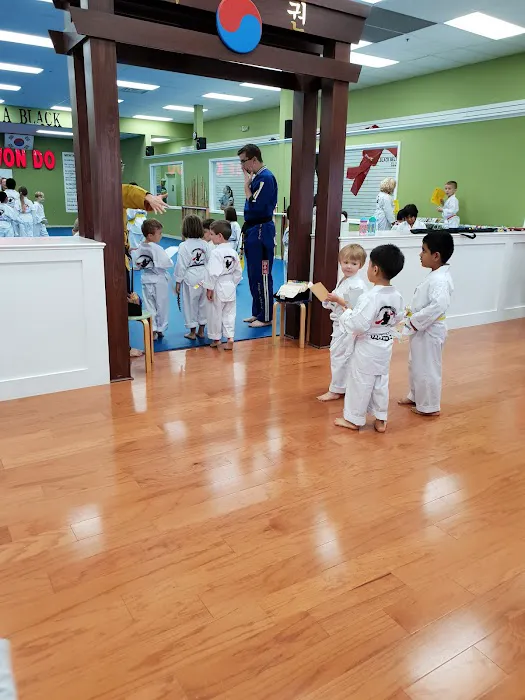 Grandmaster Lee's TaekwonDo Picture 6