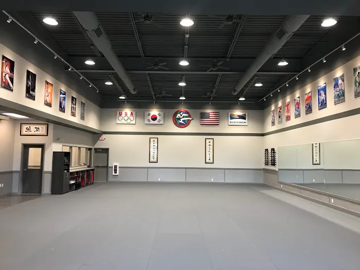 Fishers Master Yoo's Tae Kwon Do & Martial Arts Picture 2