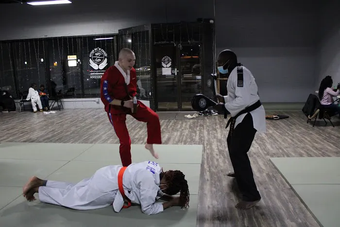 Hydes Lifestyle Taekwondo Picture 2