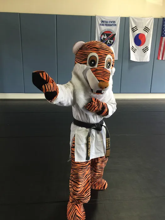 Omaha Blue Waves Martial Arts Picture 9