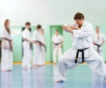 How Tae Kwon Do Can Defend Against Multiple Attackers | Self-Defense Training