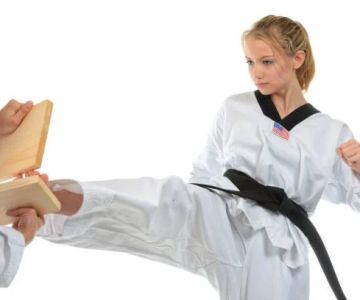 The Science Behind Tae Kwon Do Board Breaking | Understanding the Mechanics