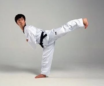 How to Execute a Spin Hook Kick (Dwi Huryeo Chagi) with Accuracy