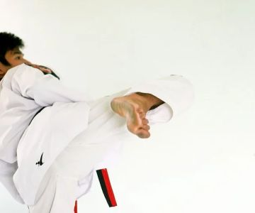 How to Perform a 360 Roundhouse Kick (Turning Kick) in Tae Kwon Do